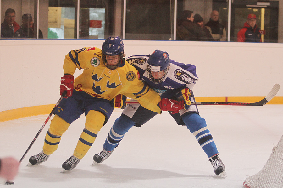 12.2.2012 - (Suomi U18-Ruotsi U18)