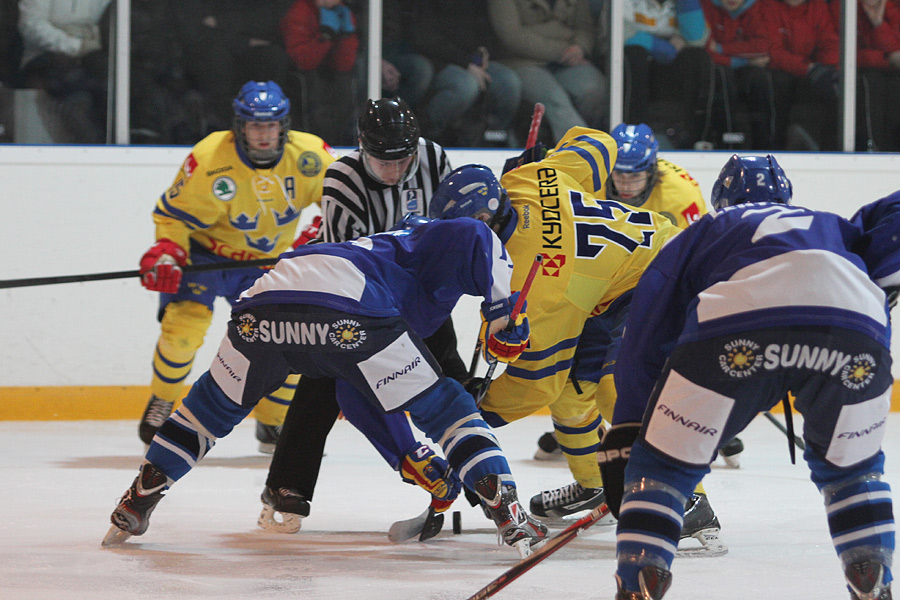 12.2.2012 - (Suomi U18-Ruotsi U18)