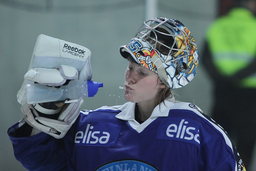 12.2.2012 - (Suomi U18-Ruotsi U18)