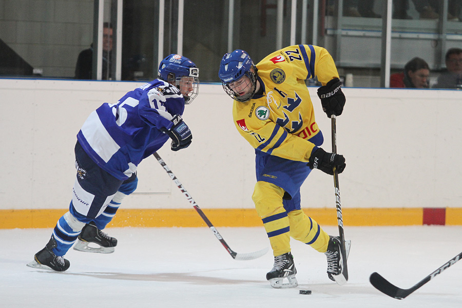 12.2.2012 - (Suomi U18-Ruotsi U18)