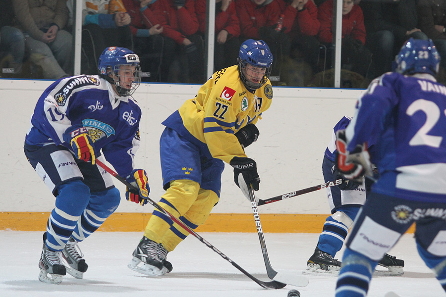 12.2.2012 - (Suomi U18-Ruotsi U18)