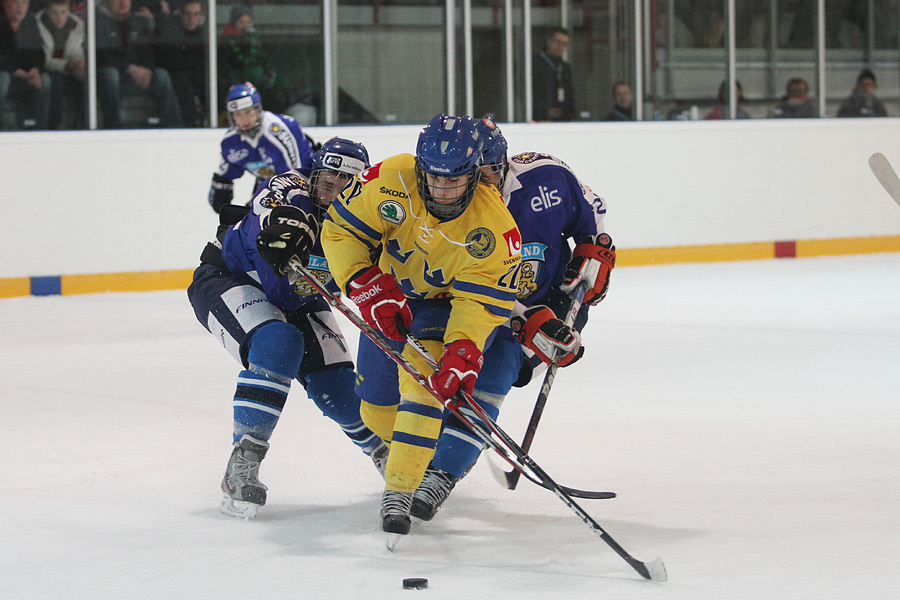 12.2.2012 - (Suomi U18-Ruotsi U18)