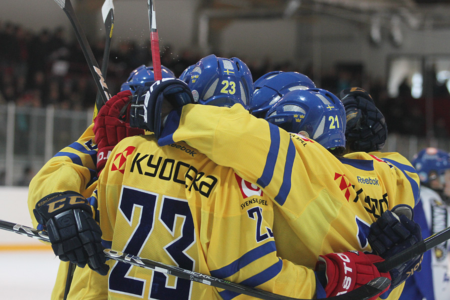 12.2.2012 - (Suomi U18-Ruotsi U18)