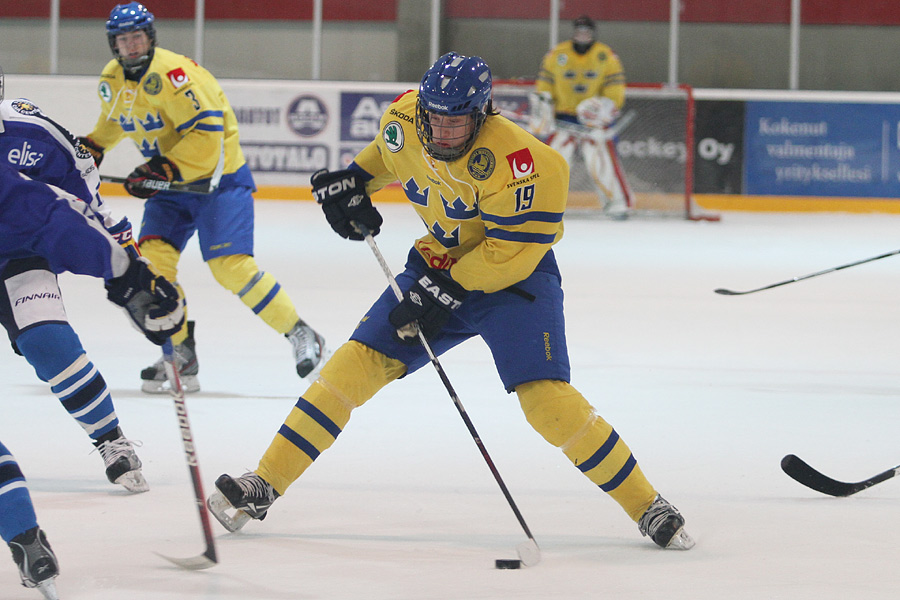 12.2.2012 - (Suomi U18-Ruotsi U18)