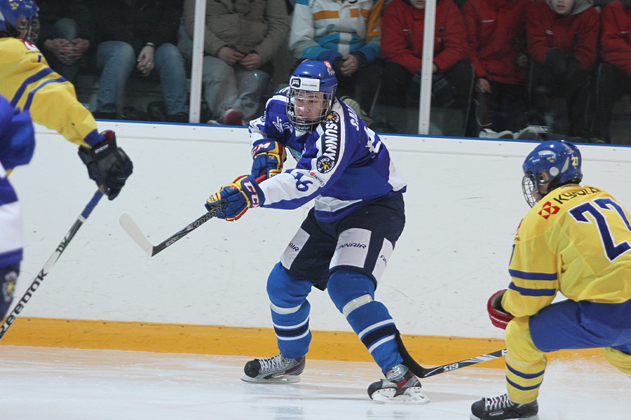 12.2.2012 - (Suomi U18-Ruotsi U18)