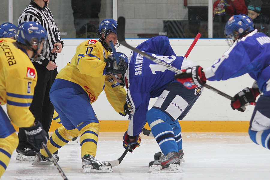 12.2.2012 - (Suomi U18-Ruotsi U18)