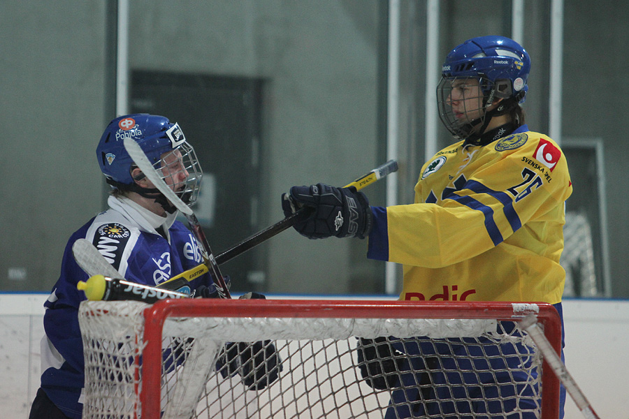 12.2.2012 - (Suomi U18-Ruotsi U18)