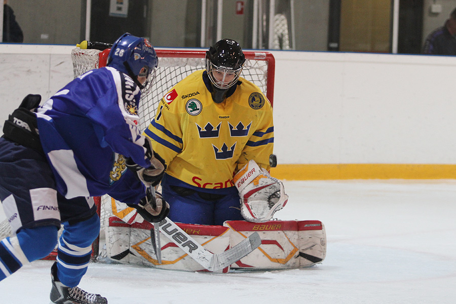 12.2.2012 - (Suomi U18-Ruotsi U18)