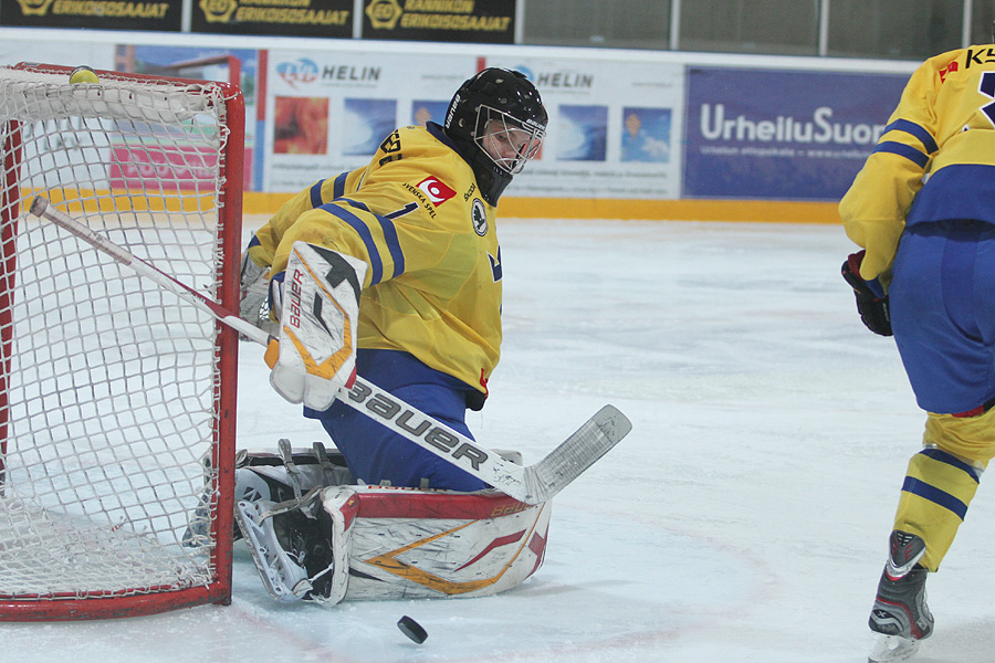 12.2.2012 - (Suomi U18-Ruotsi U18)