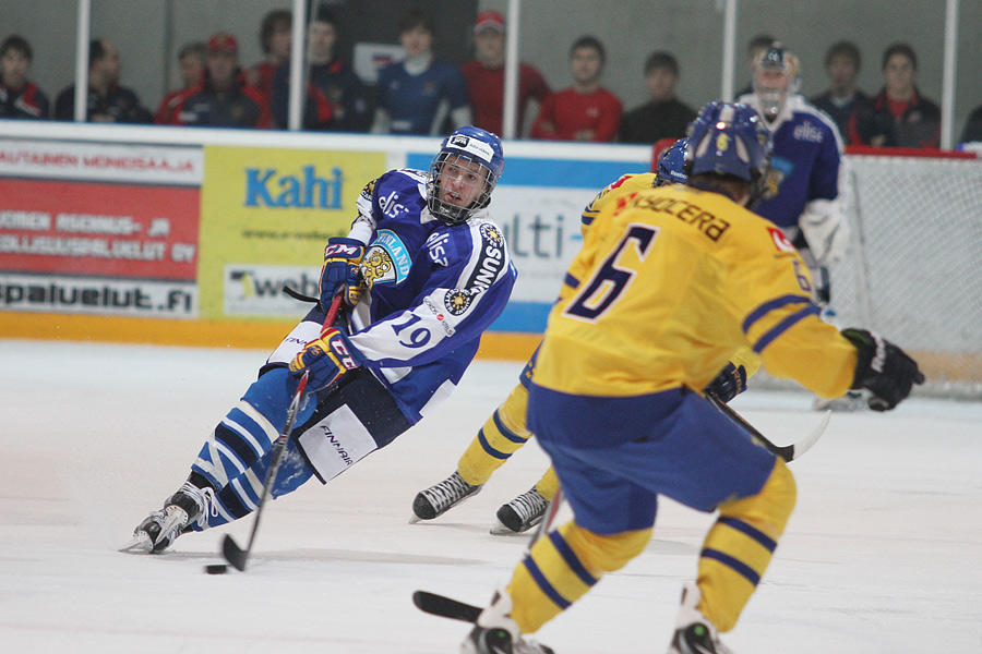 12.2.2012 - (Suomi U18-Ruotsi U18)