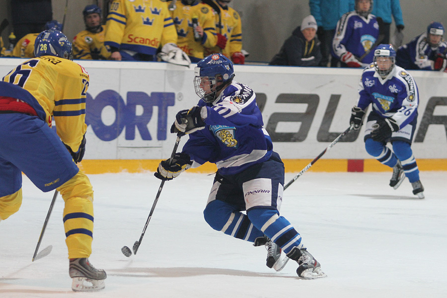 12.2.2012 - (Suomi U18-Ruotsi U18)