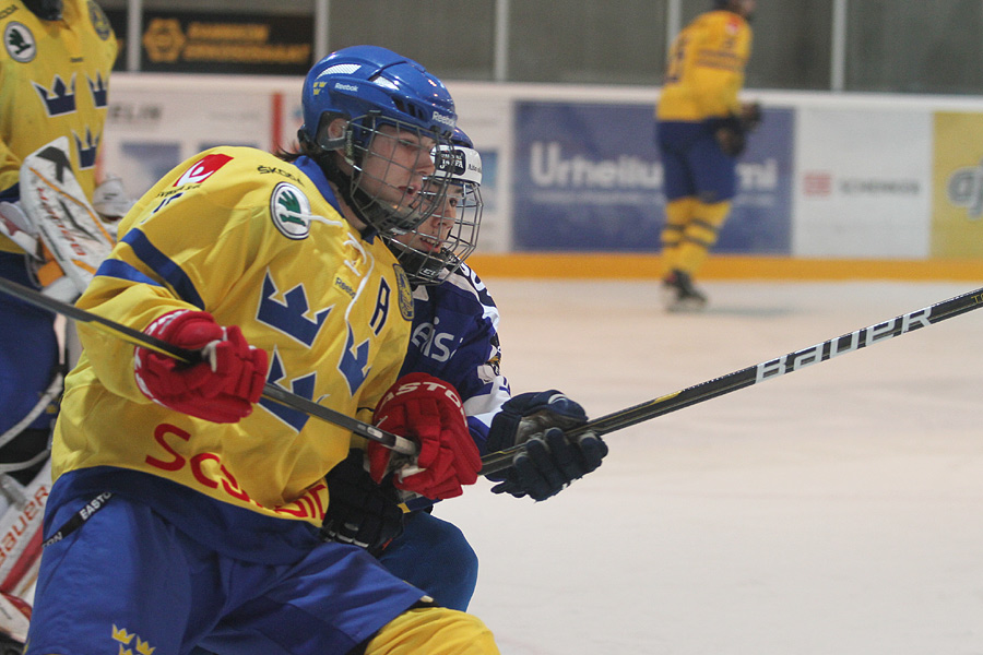 12.2.2012 - (Suomi U18-Ruotsi U18)