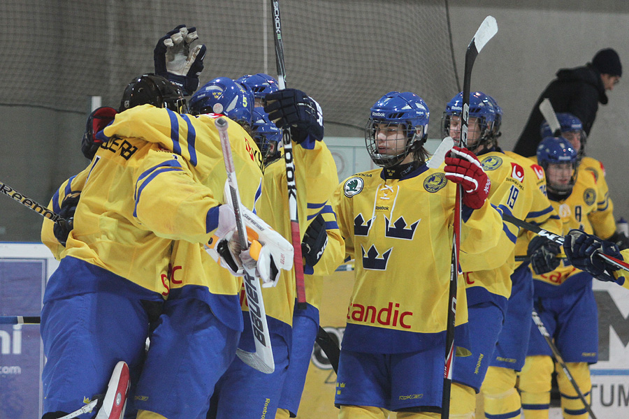 12.2.2012 - (Suomi U18-Ruotsi U18)