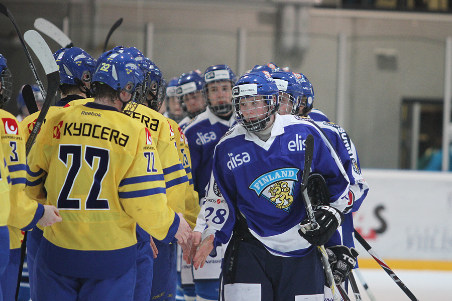 12.2.2012 - (Suomi U18-Ruotsi U18)