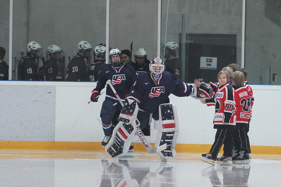 12.2.2012 - (USA U18-Venäjä U18)