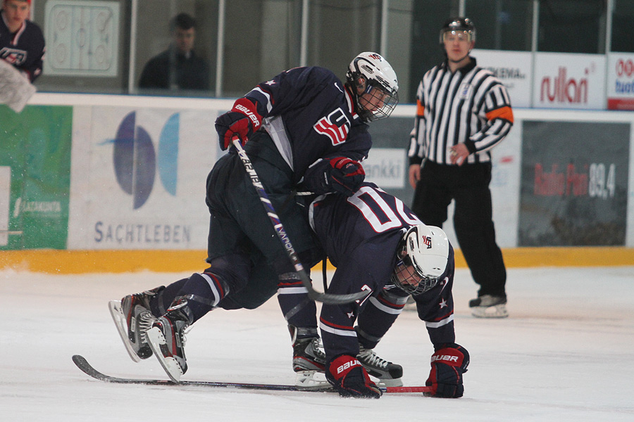 12.2.2012 - (USA U18-Venäjä U18)