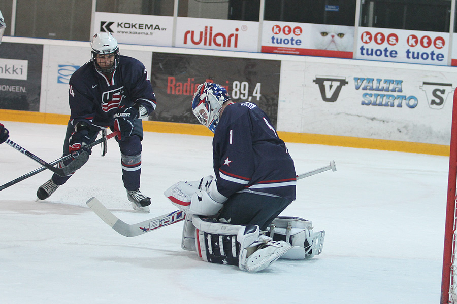 12.2.2012 - (USA U18-Venäjä U18)