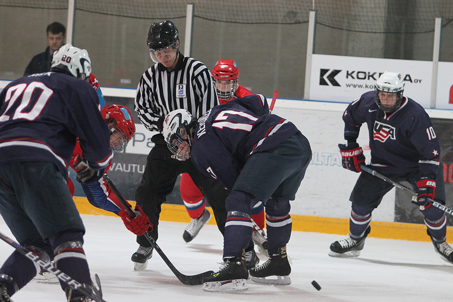 12.2.2012 - (USA U18-Venäjä U18)