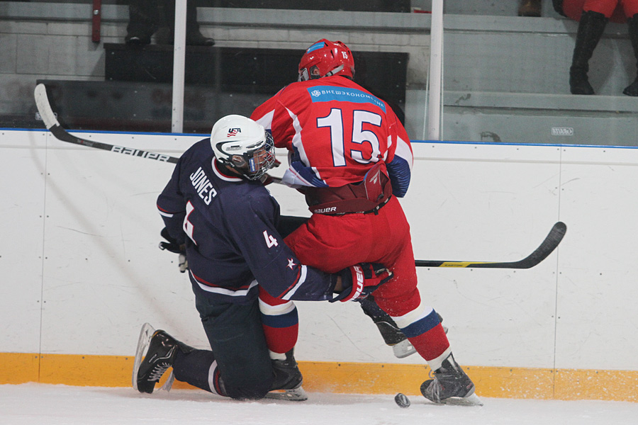 12.2.2012 - (USA U18-Venäjä U18)