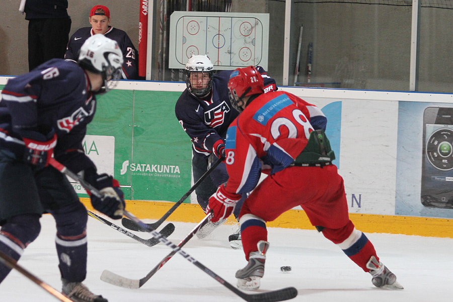 12.2.2012 - (USA U18-Venäjä U18)