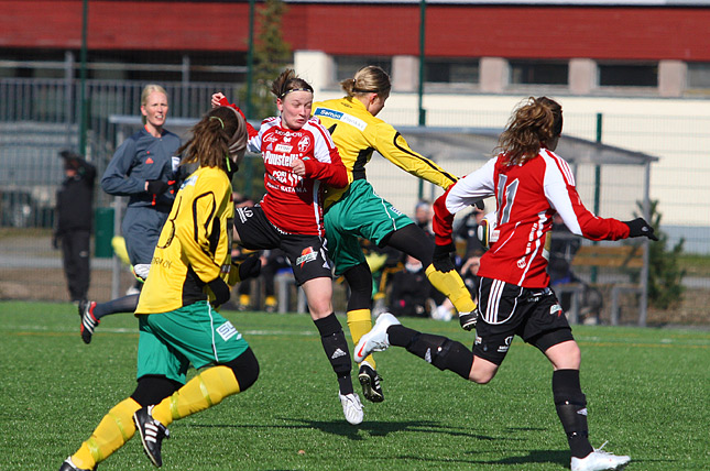 24.4.2010 - (NiceFutis N-Ilves N)