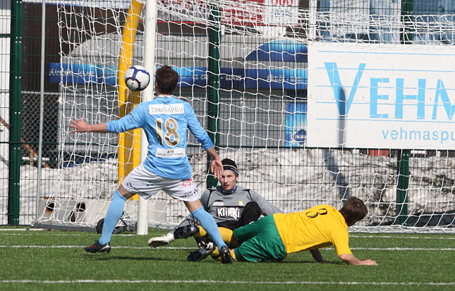 16.4.2011 - (FC PoPa-Ilves)