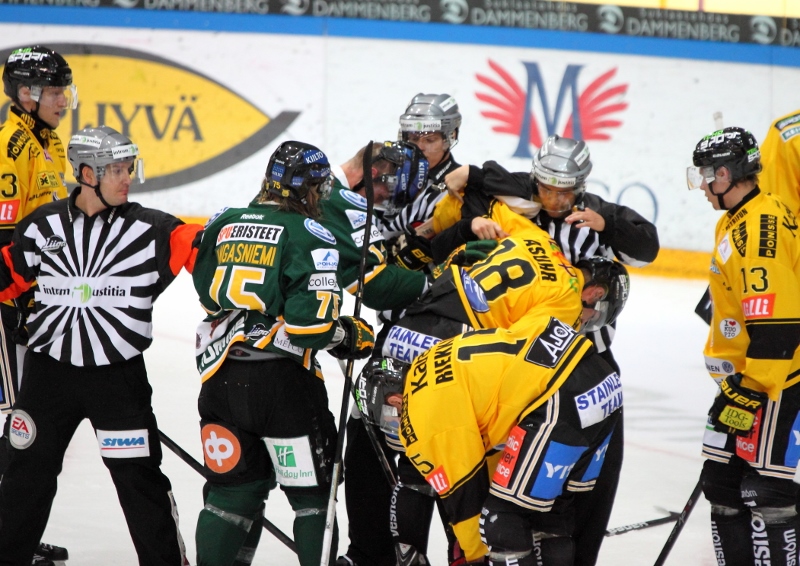 15.10.2013 - (Ilves-KalPa)