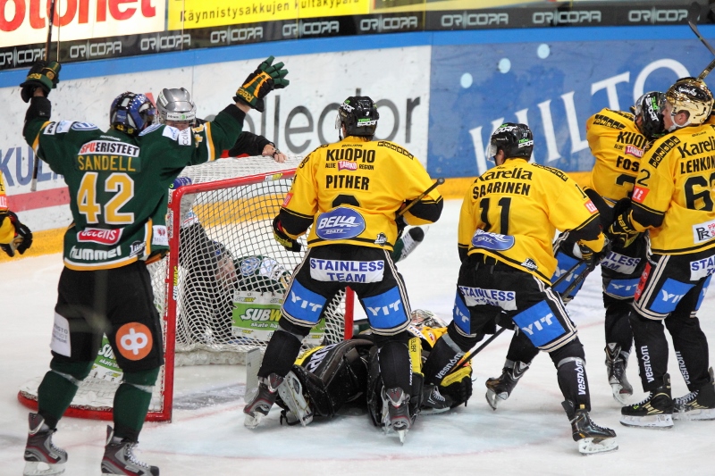 15.10.2013 - (Ilves-KalPa)