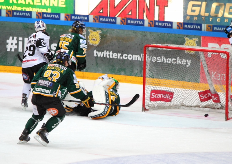 26.11.2013 - (Ilves-TPS)