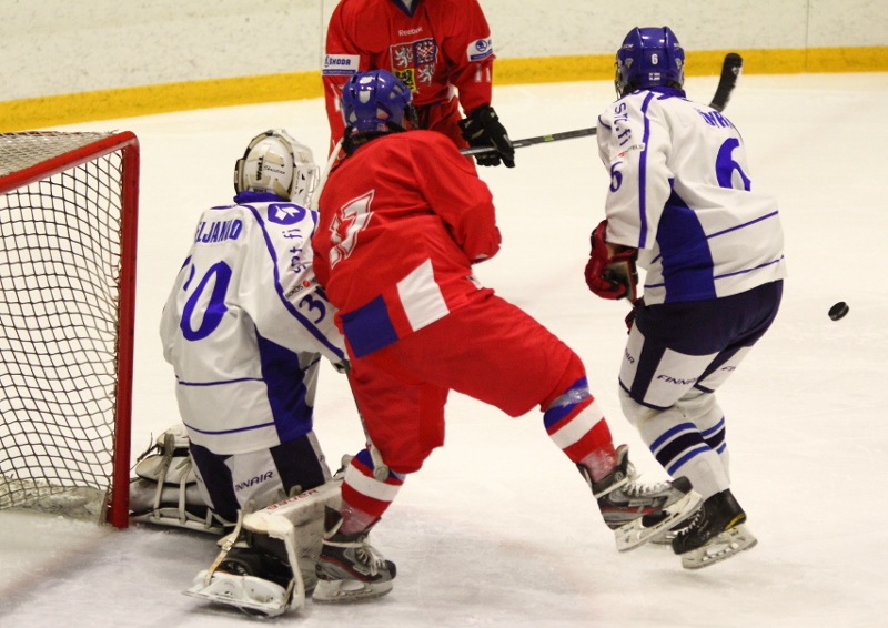 08.11.2013 - U17 FIN-CZE