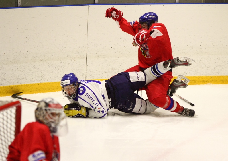 08.11.2013 - U17 FIN-CZE