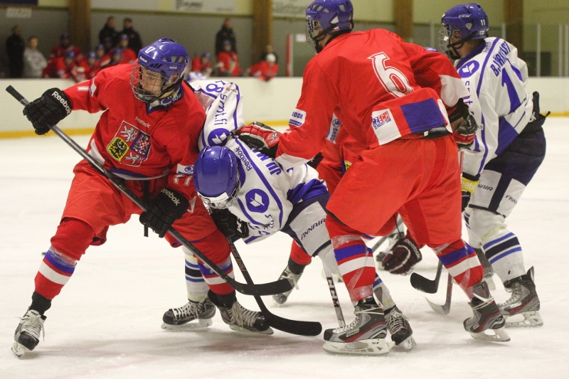 08.11.2013 - U17 FIN-CZE