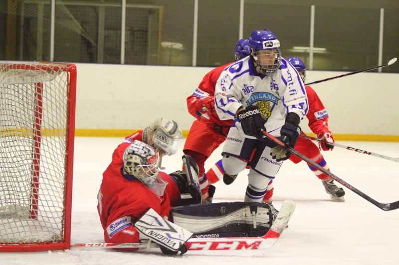 08.11.2013 - U17 FIN-CZE