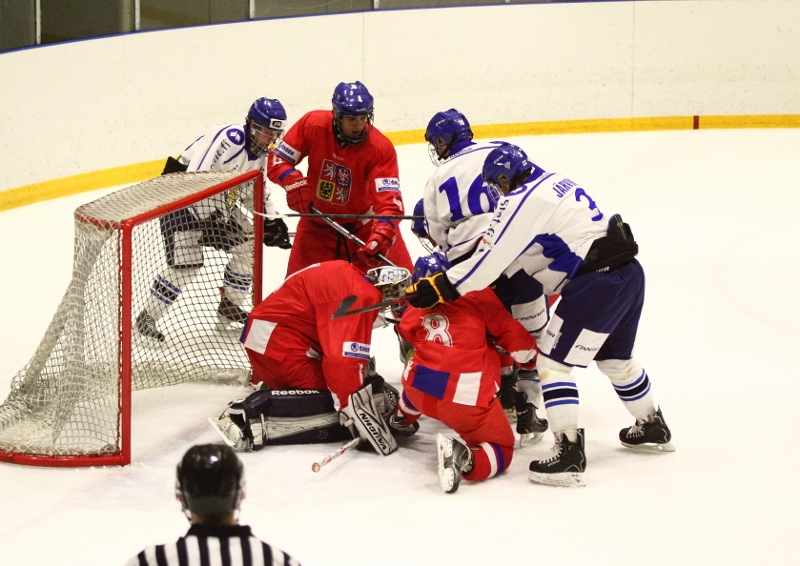 08.11.2013 - U17 FIN-CZE