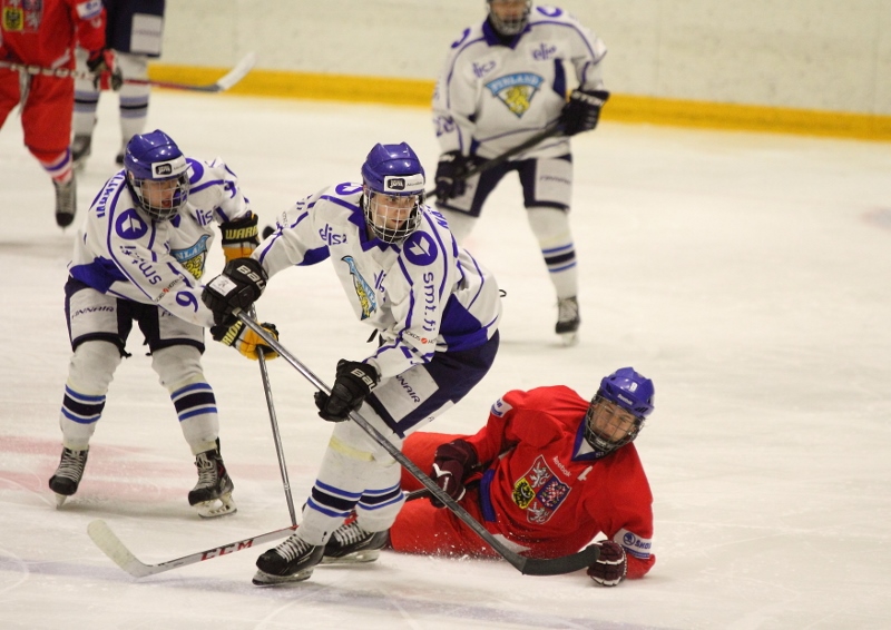 08.11.2013 - U17 FIN-CZE