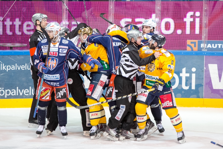 10.4.2015 - Tappara-Lukko