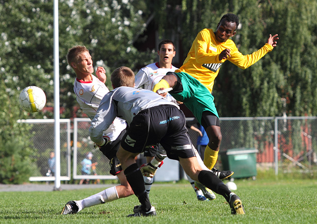 21.8.2011 - (Musan Salama-Ilves)