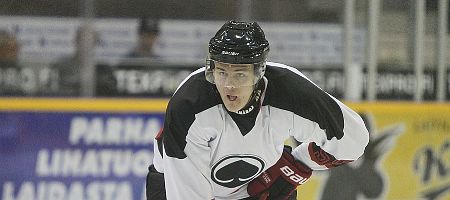 Troy Vance jatkaa Ässissä