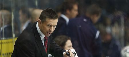 Espoo Blues solmi kauden 2015-16 kattavan jatkosopimuksen päävalmentaja Jyrki Ahon kanssa