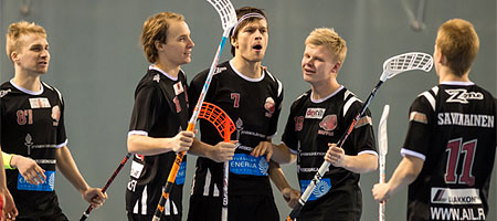 Kuuden maalin Manninen johti Happeen Koovee-murskajaisia