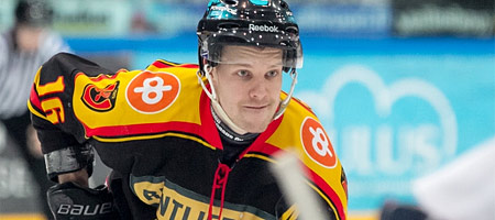 93 SM-liigapelin Tomi Peltonen KOOVEE-paitaan