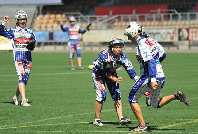 3.7.2010 - Itä-Länsi, B-tytöt