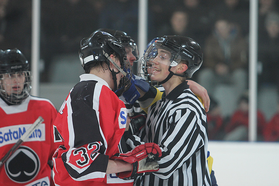 11.3.2013 - (Ässät B-Lukko B)