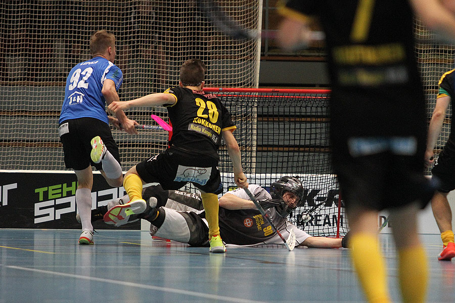 17.10.2015 - (Karhut-SB Welhot)