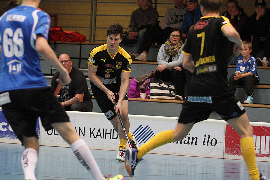 17.10.2015 - (Karhut-SB Welhot)