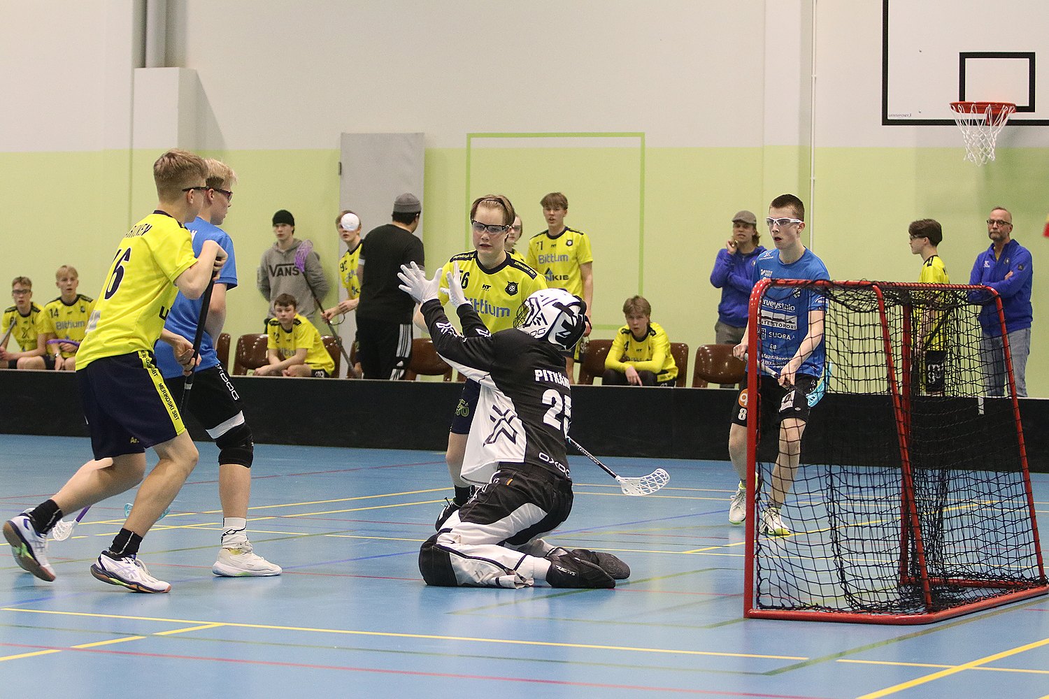 13.4.2024 - (Karhut P16-Merikoski SBT P16)