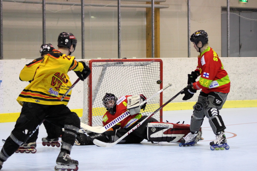 27.04.2013 - (ZSKA-Koovee Rollers)