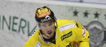 Patrick Davisin sopimus purettu