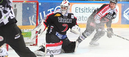 JYPin kotiareenan seisomakatsomo laajenee